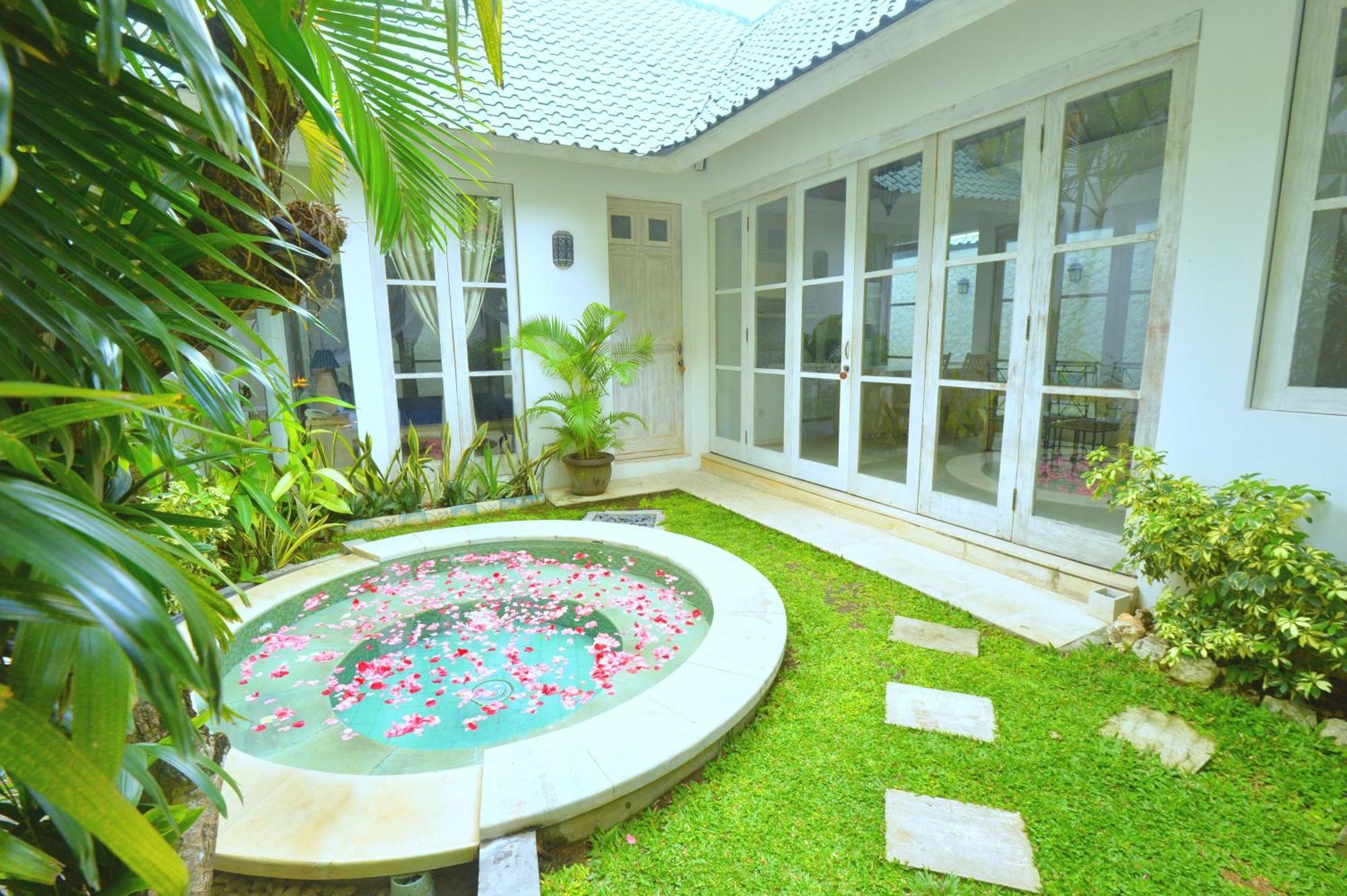 Artemis Villa Hotel Семиньяк Экстерьер фото